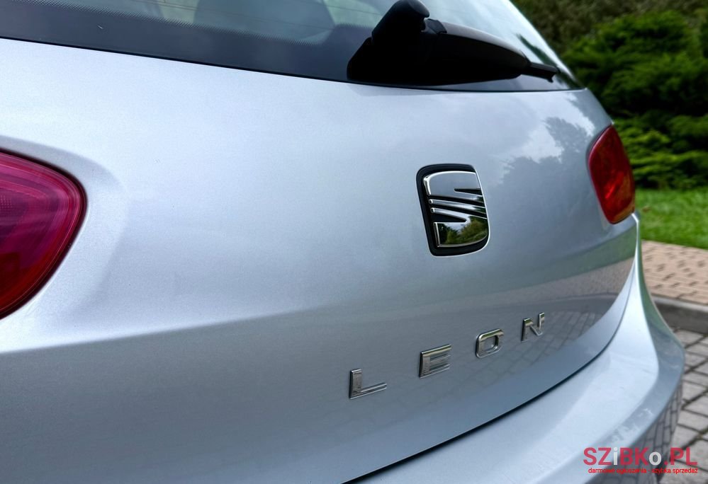 2011' SEAT Leon 1.6 Tdi Sport photo #5