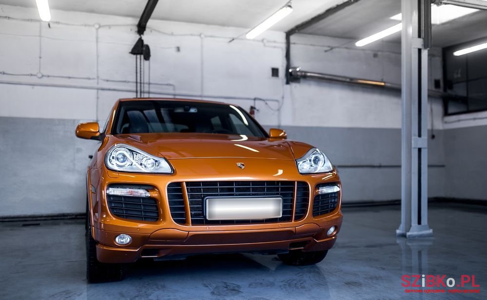 2008' Porsche Cayenne photo #2