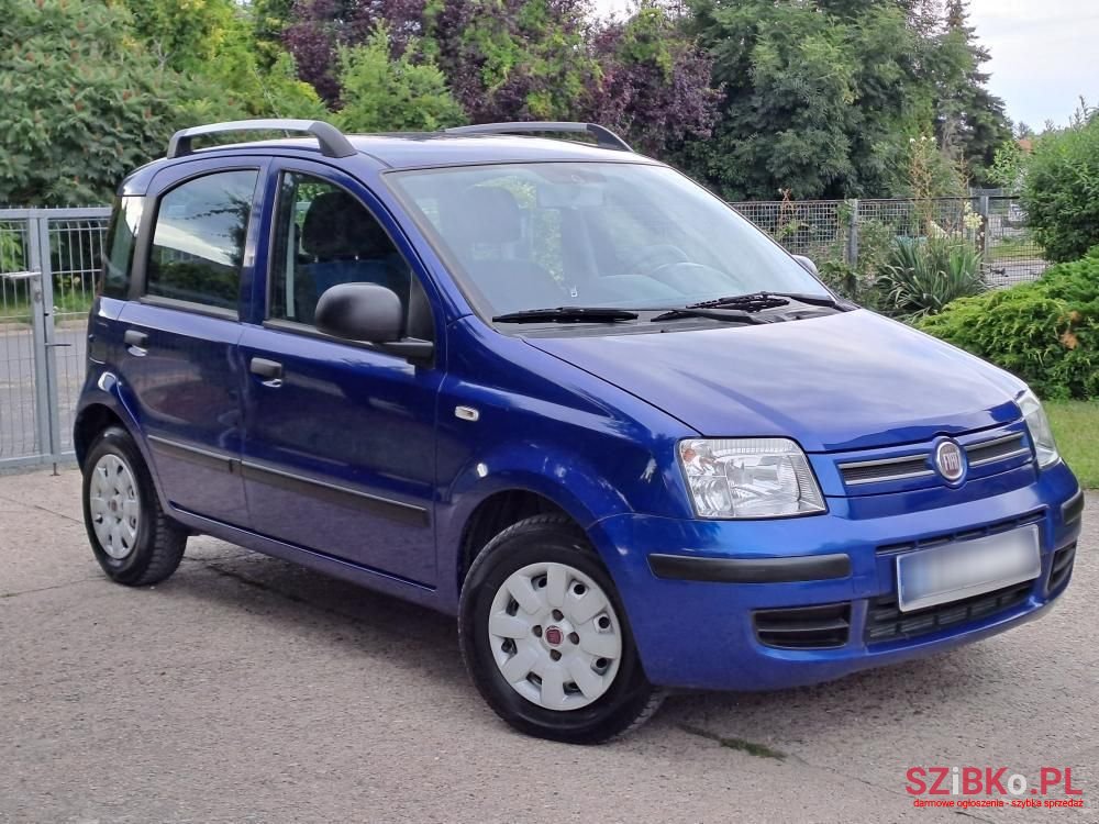 2010' Fiat Panda photo #2