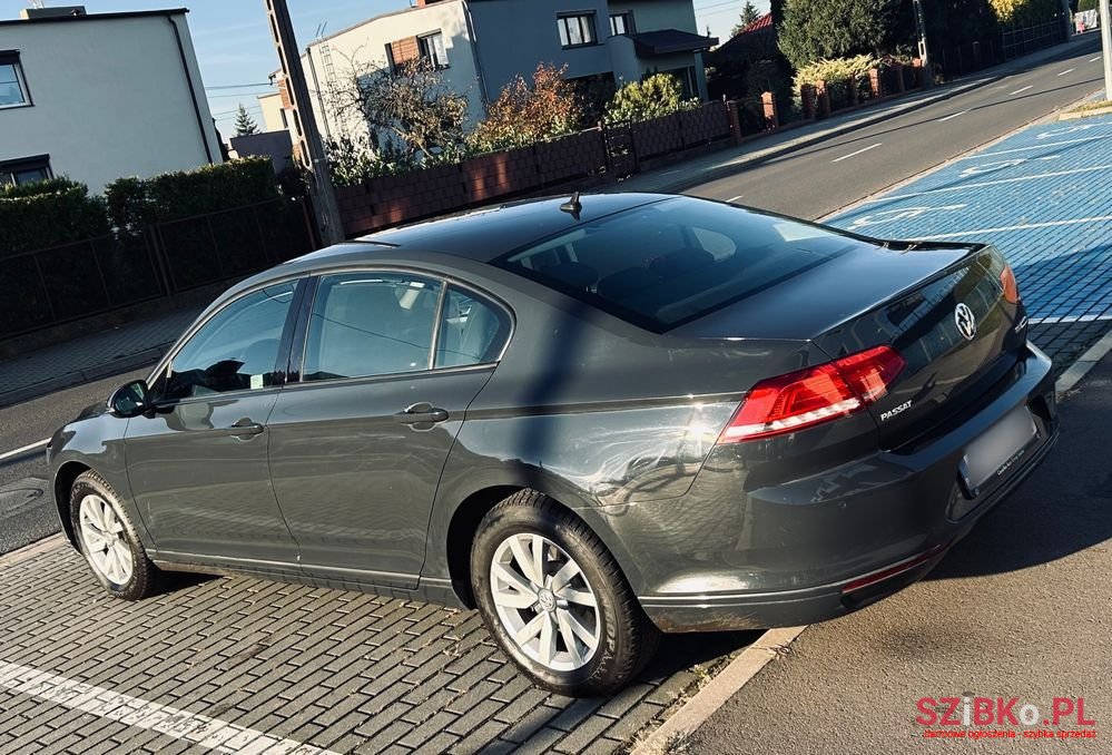 2016' Volkswagen Passat photo #6