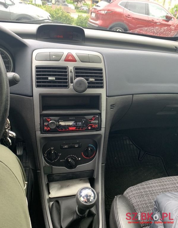 2002' Peugeot 307 1.4 Xr photo #6