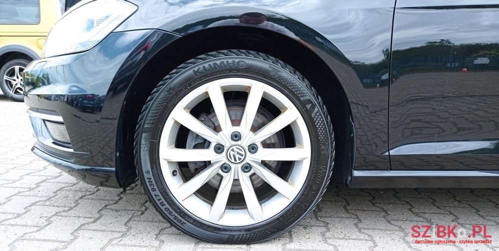 2019' Volkswagen Golf photo #5