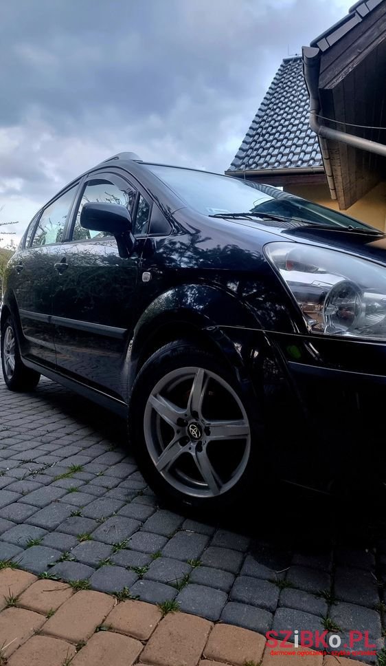 2006' Toyota Corolla Verso photo #5