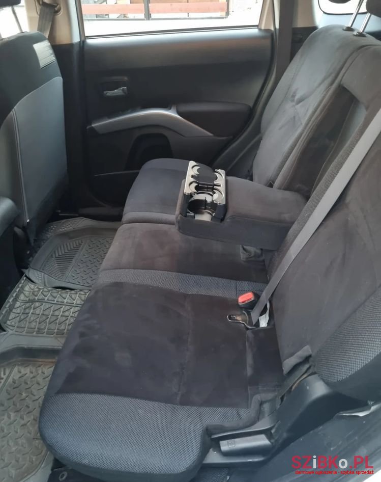 2008' Mitsubishi Outlander photo #3