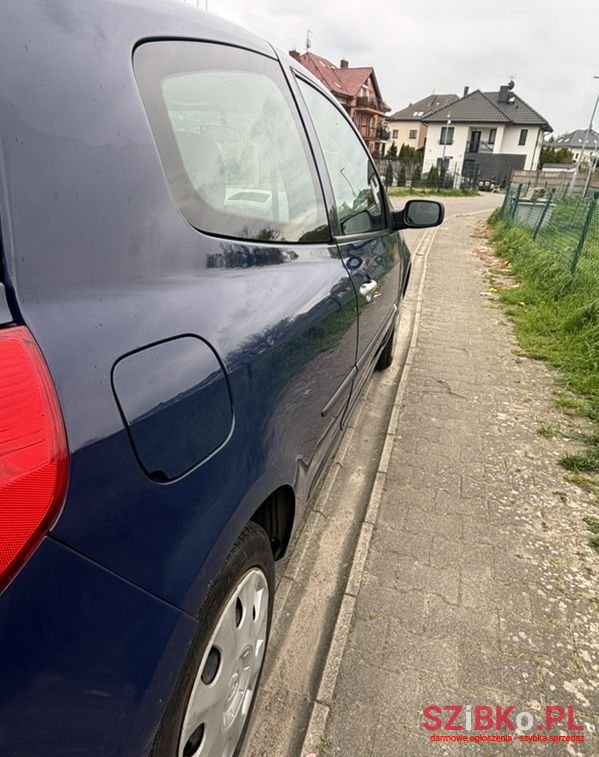 2009' Renault Clio photo #2