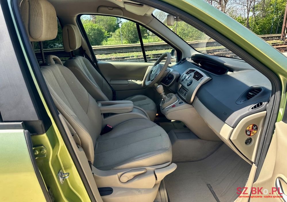 2008' Renault Grand Scenic photo #5