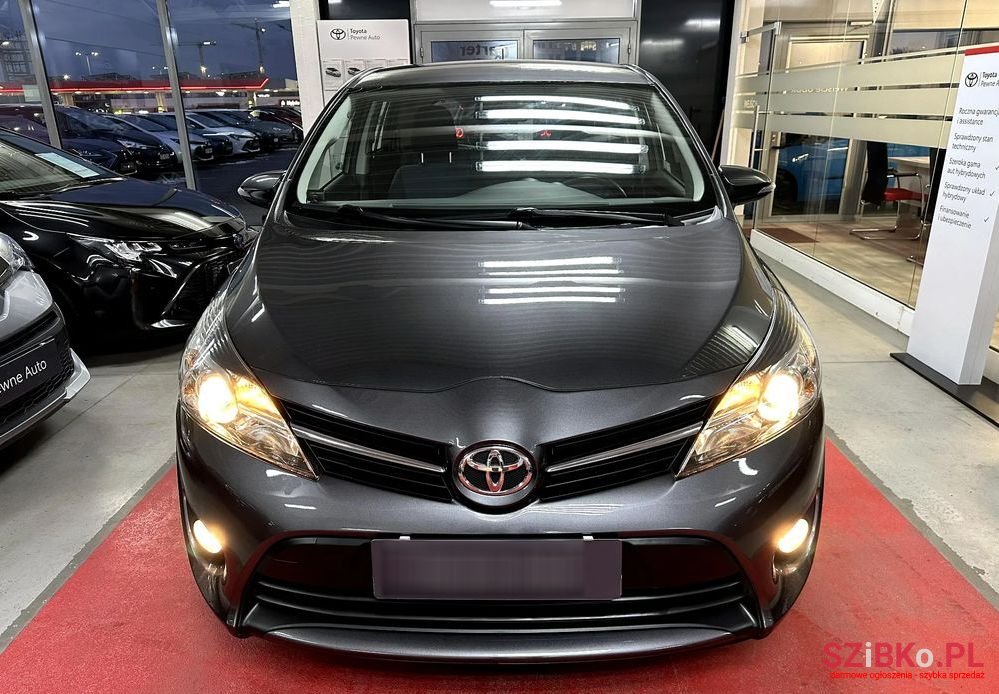 2014' Toyota Verso 1.6 Active photo #2