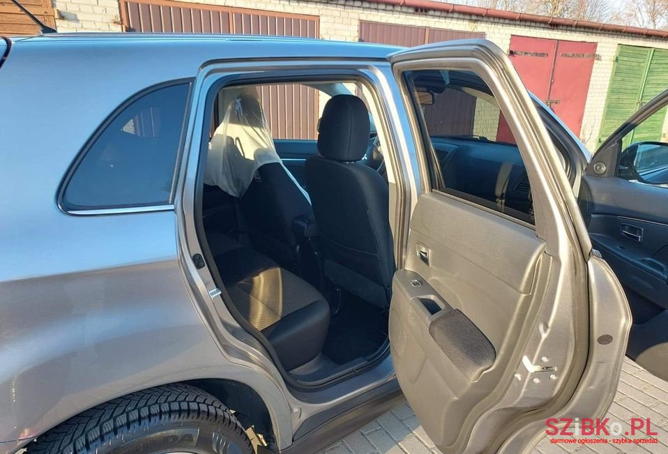 2013' Mitsubishi ASX photo #5