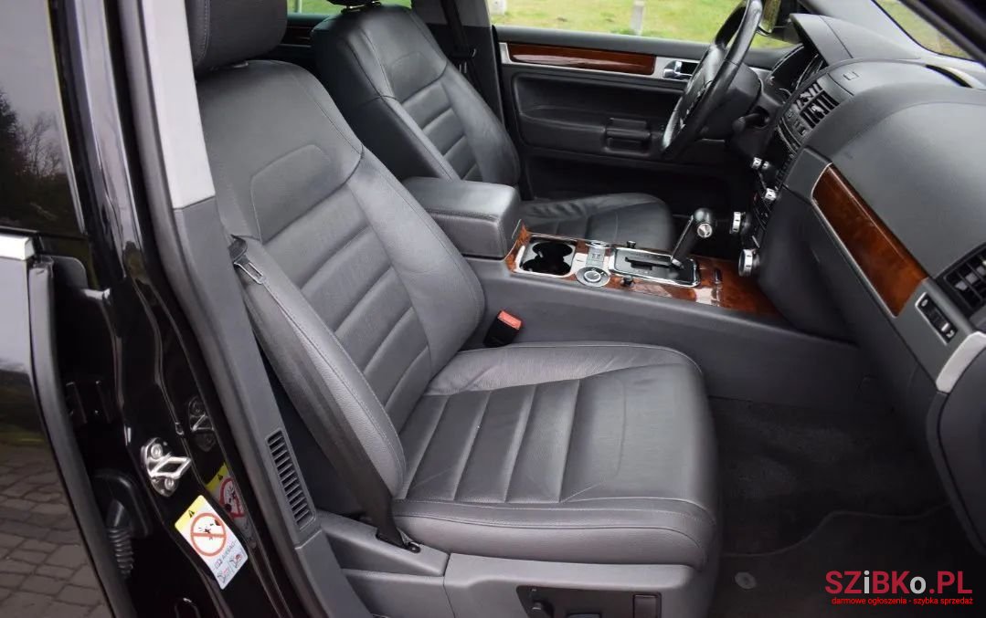 2007' Volkswagen Touareg photo #4