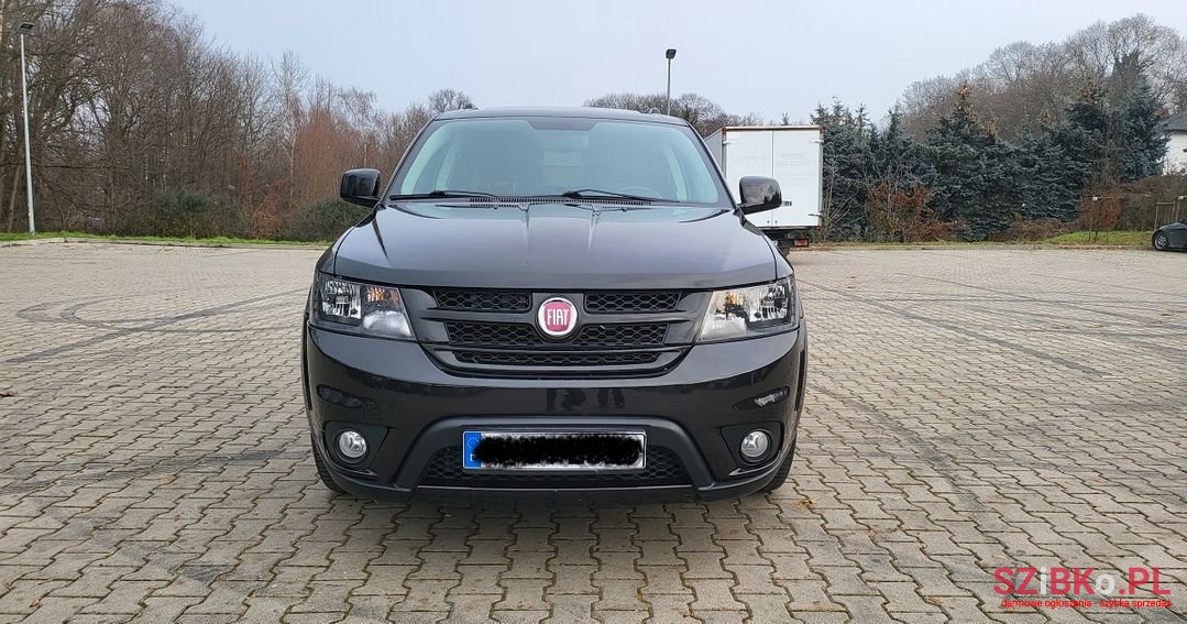 2014' Fiat Freemont photo #2