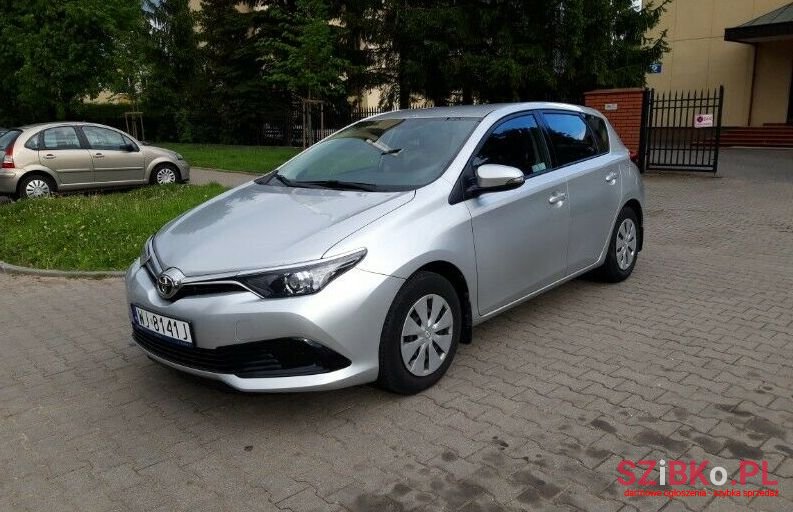 2017' Toyota Auris photo #1