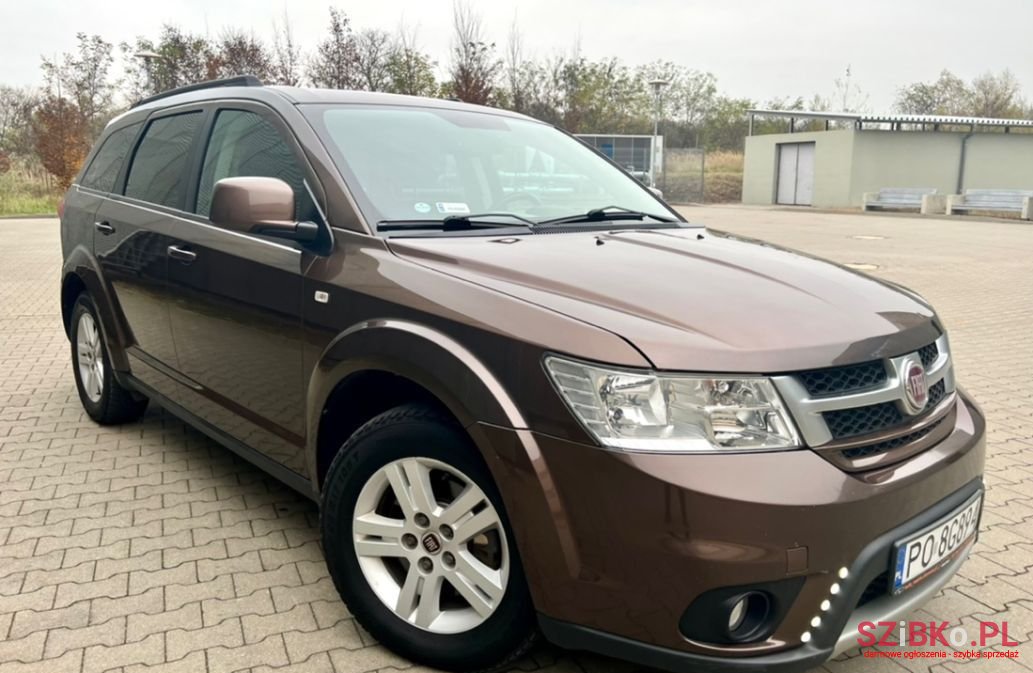 2012' Fiat Freemont photo #2