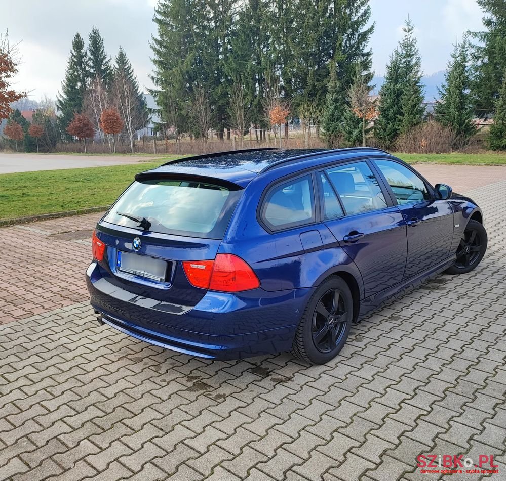 2010' BMW 3 Series photo #4