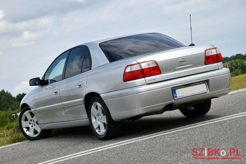 2000' Opel Omega photo #4