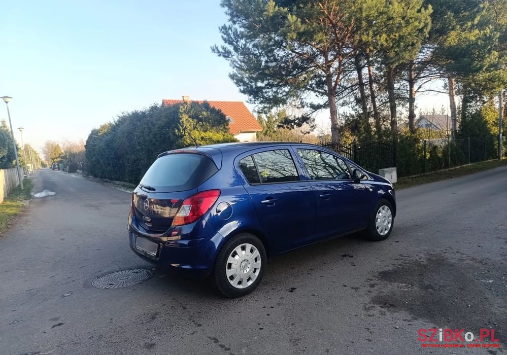 2009' Opel Corsa 1.2 16V Cosmo photo #3
