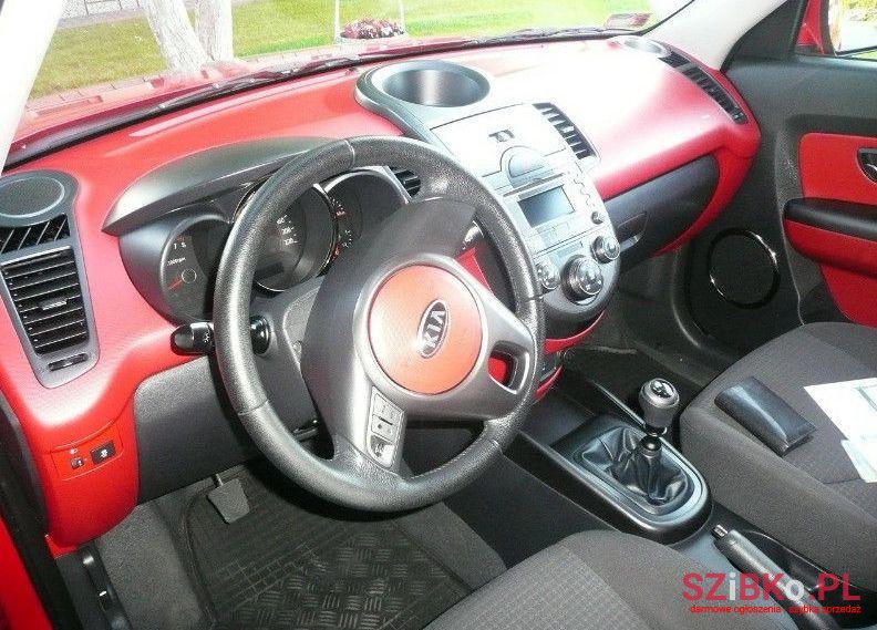 2010' Kia Soul photo #2