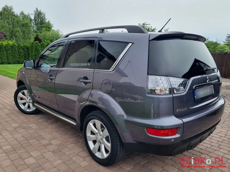 2011' Mitsubishi Outlander photo #4