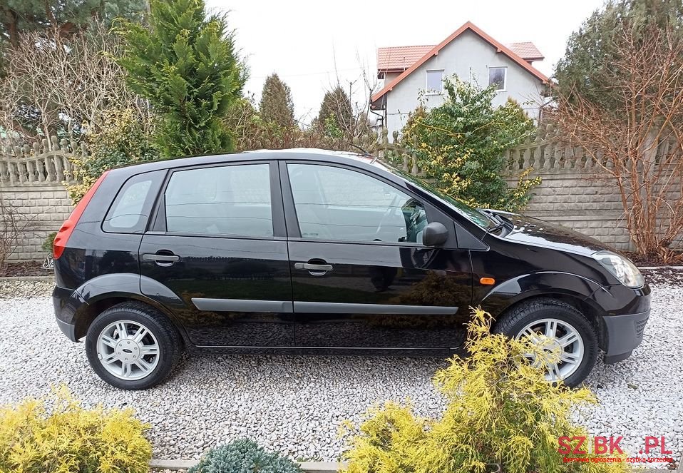 2005' Ford Fiesta photo #4