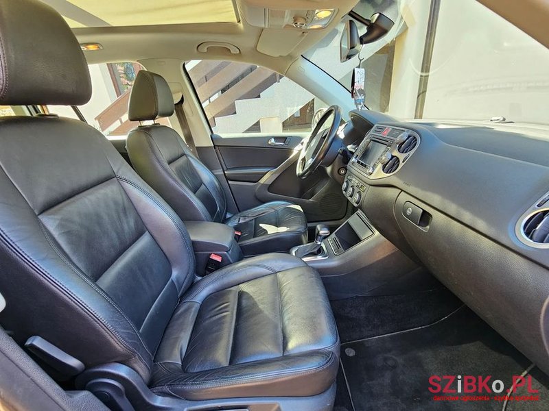 2009' Volkswagen Tiguan photo #2