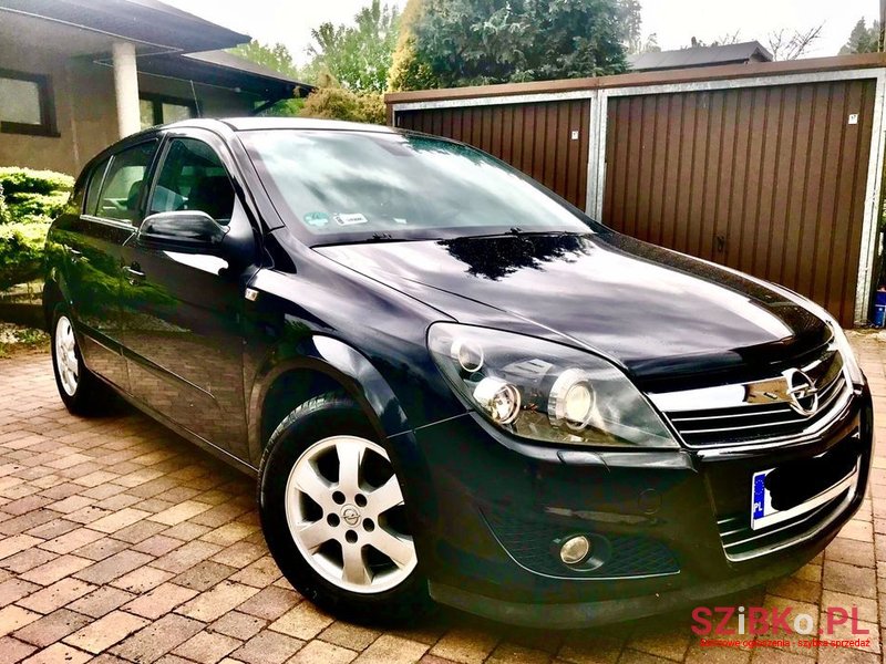 2009' Opel Astra photo #1