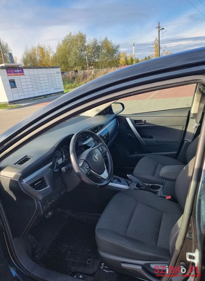 2015' Toyota Corolla photo #2