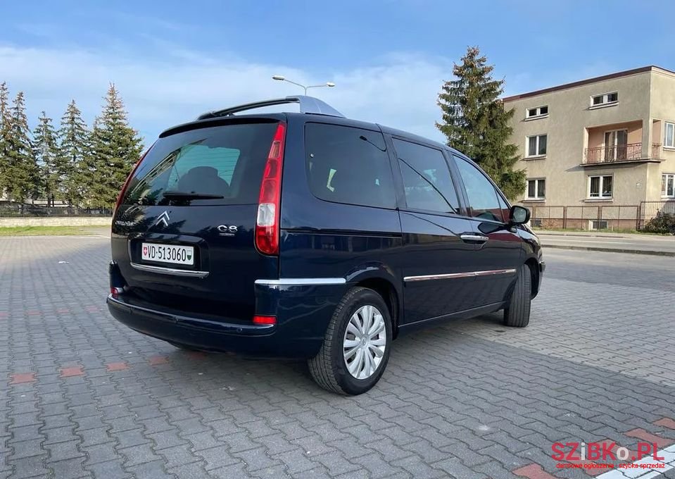 2011' Citroen C8 photo #4