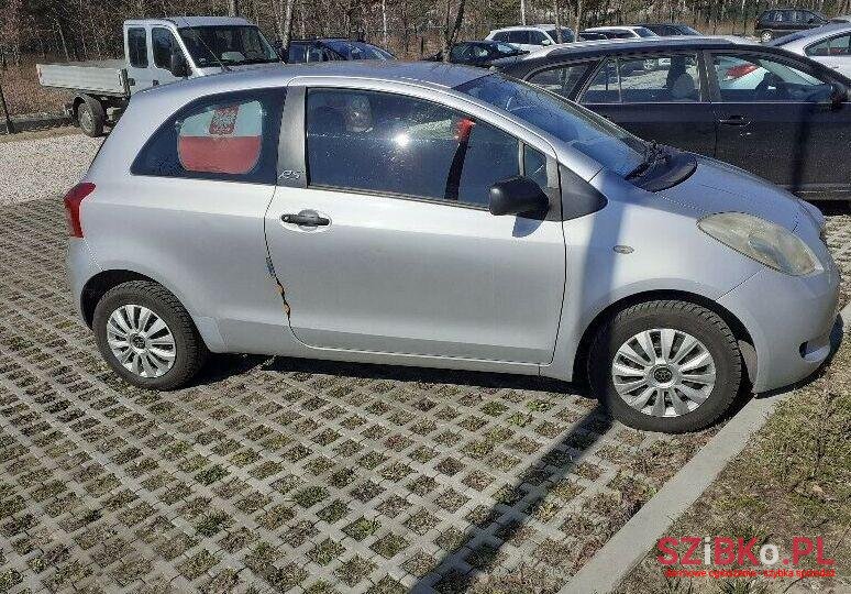 2006' Toyota Yaris photo #1
