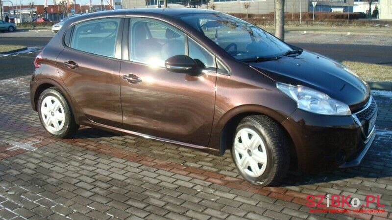 2013' Peugeot 208 photo #4