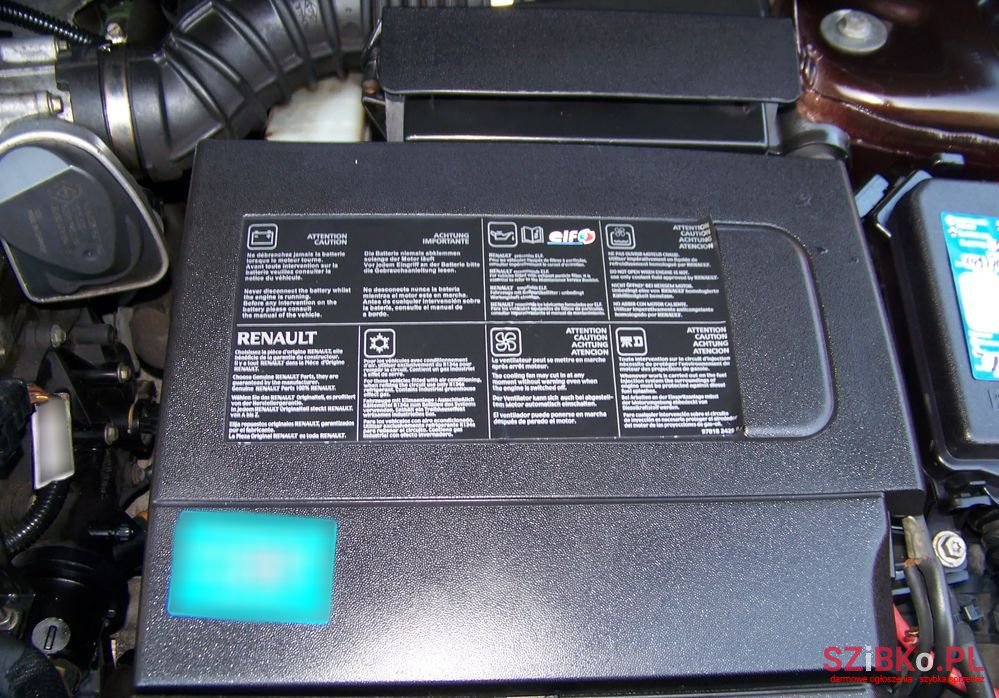 2011' Renault Megane photo #4