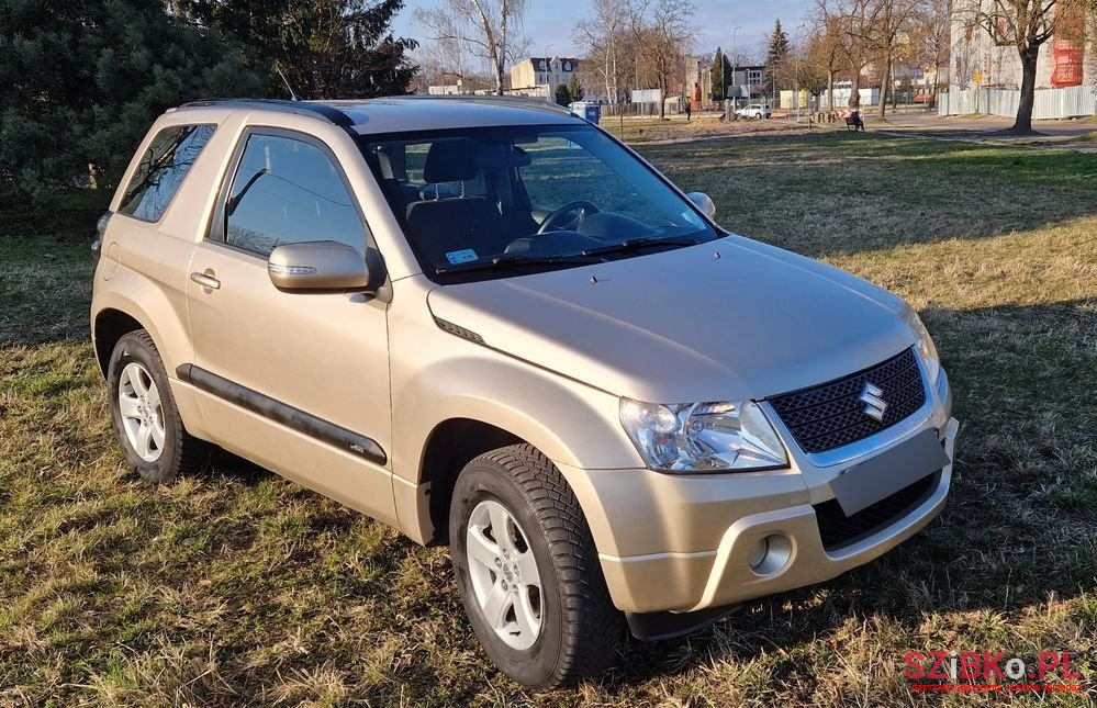 2011' Suzuki Grand Vitara photo #1