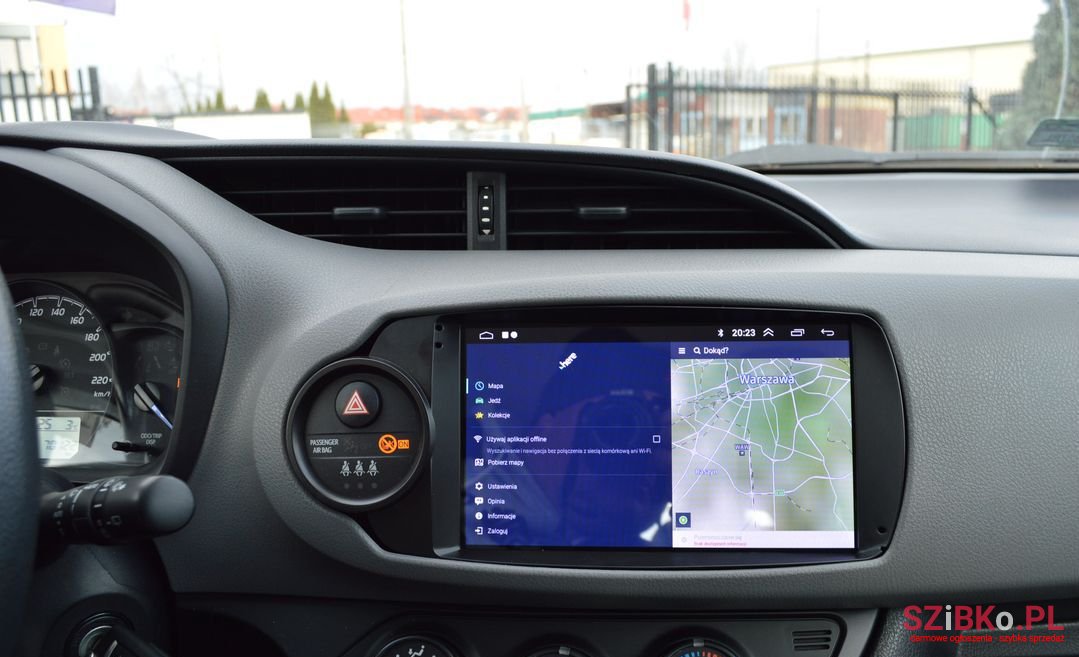 2017' Toyota Yaris photo #3