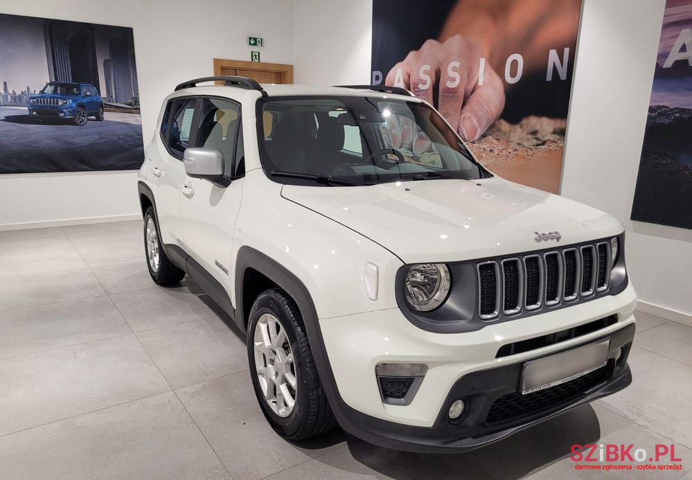 2022' Jeep Renegade photo #3
