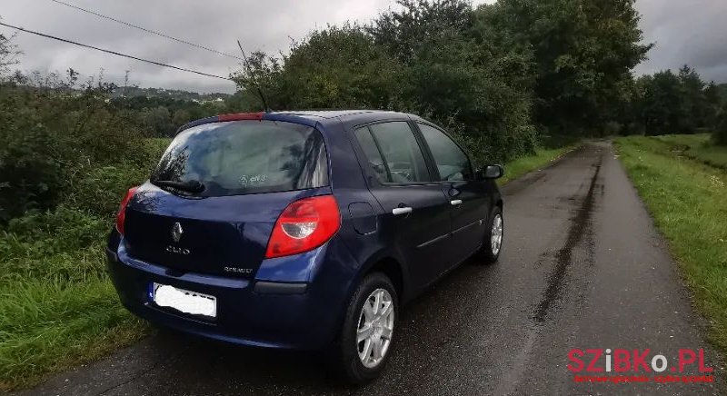 2005' Renault Clio photo #4