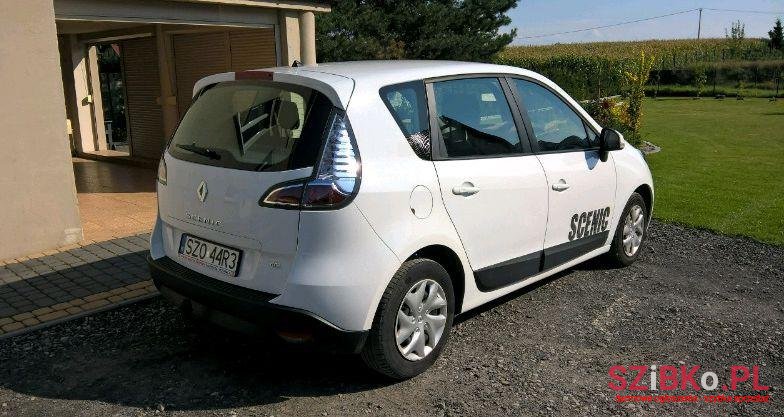 2013' Renault Scenic photo #2