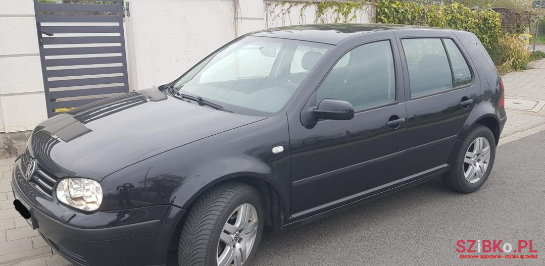 2003' Volkswagen Golf photo #4