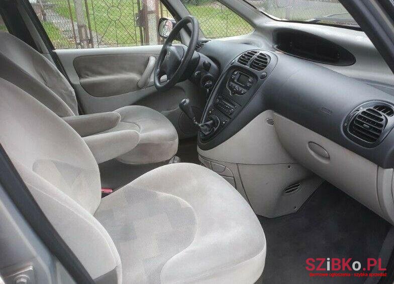 2003' Citroen Xsara Xsara Picasso photo #2