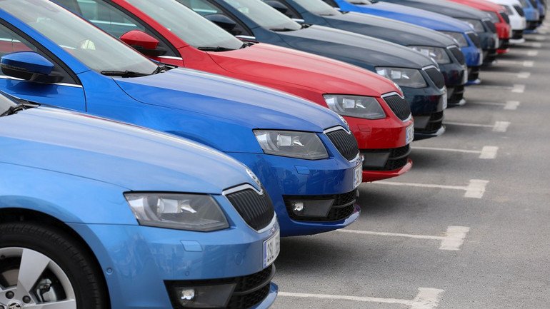 Wkrótce wchodzą w życie nowe przepisy – sprzedaż aut bije rekordy