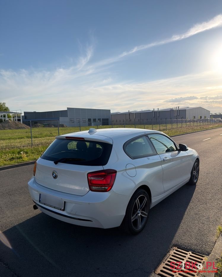 2013' BMW 1 Series 116I Sport Line photo #6
