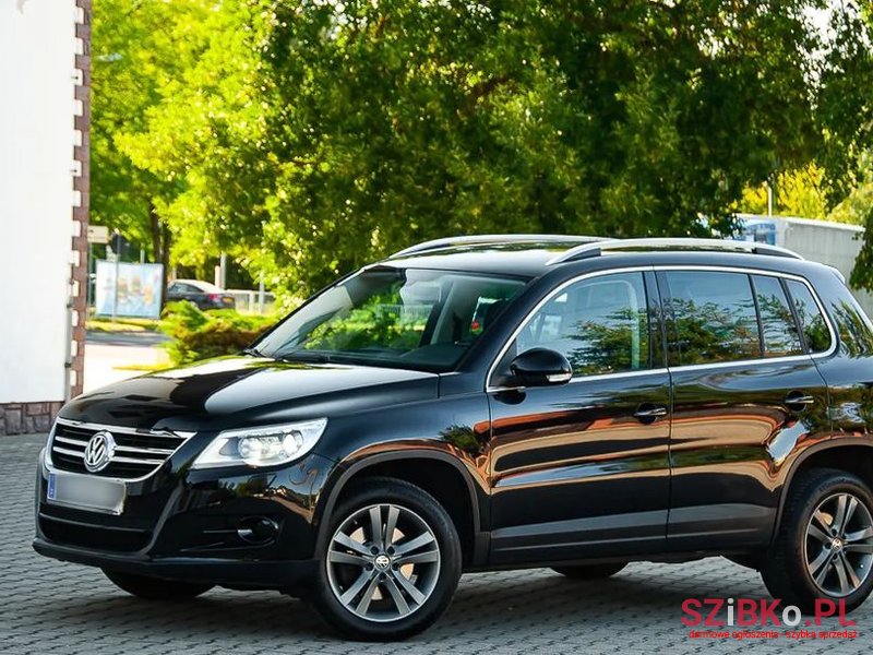 2009' Volkswagen Tiguan photo #2