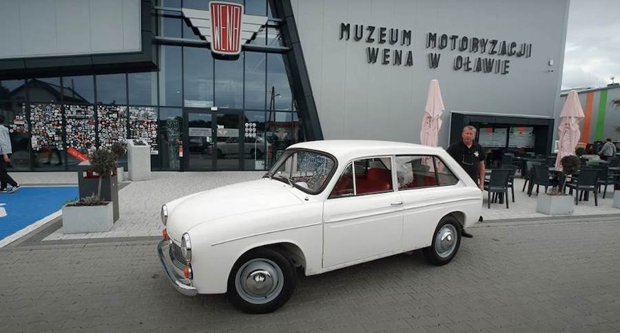 Drifty zabytkowych samochodów i jedyna Syrena w wersji hatchback