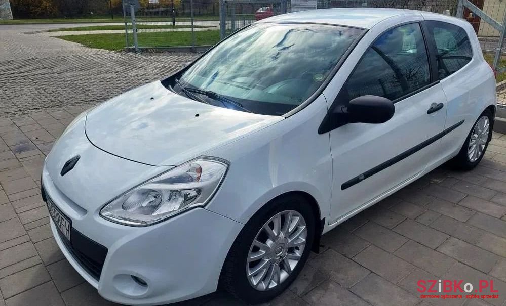 2010' Renault Clio photo #3