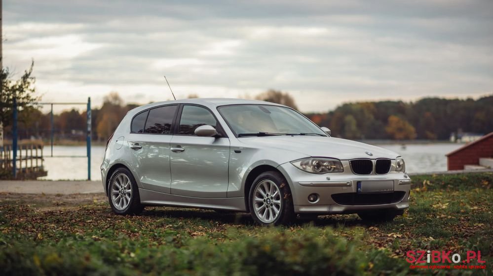 2004' BMW 1 Series photo #2