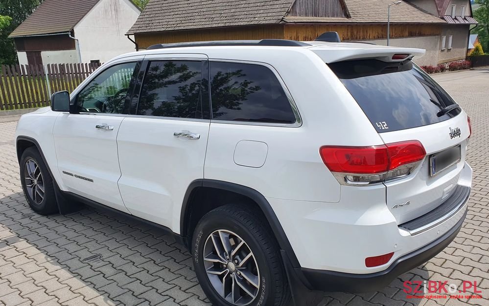 2017' Jeep Grand Cherokee photo #4