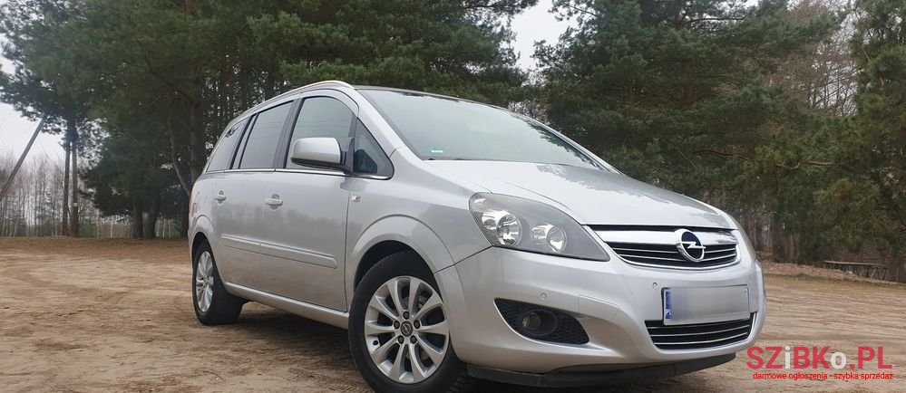 2010' Opel Zafira 1.6 photo #3