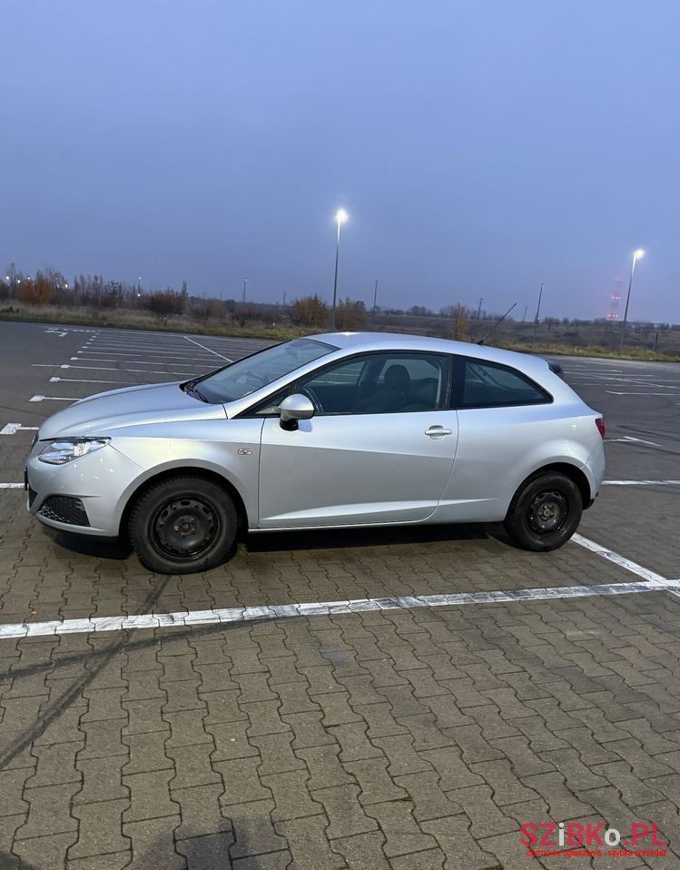 2010' SEAT Ibiza photo #3