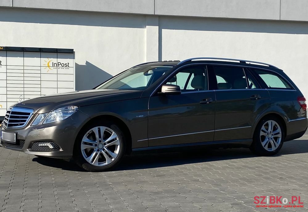 2009' Mercedes-Benz E-Class 350 photo #6