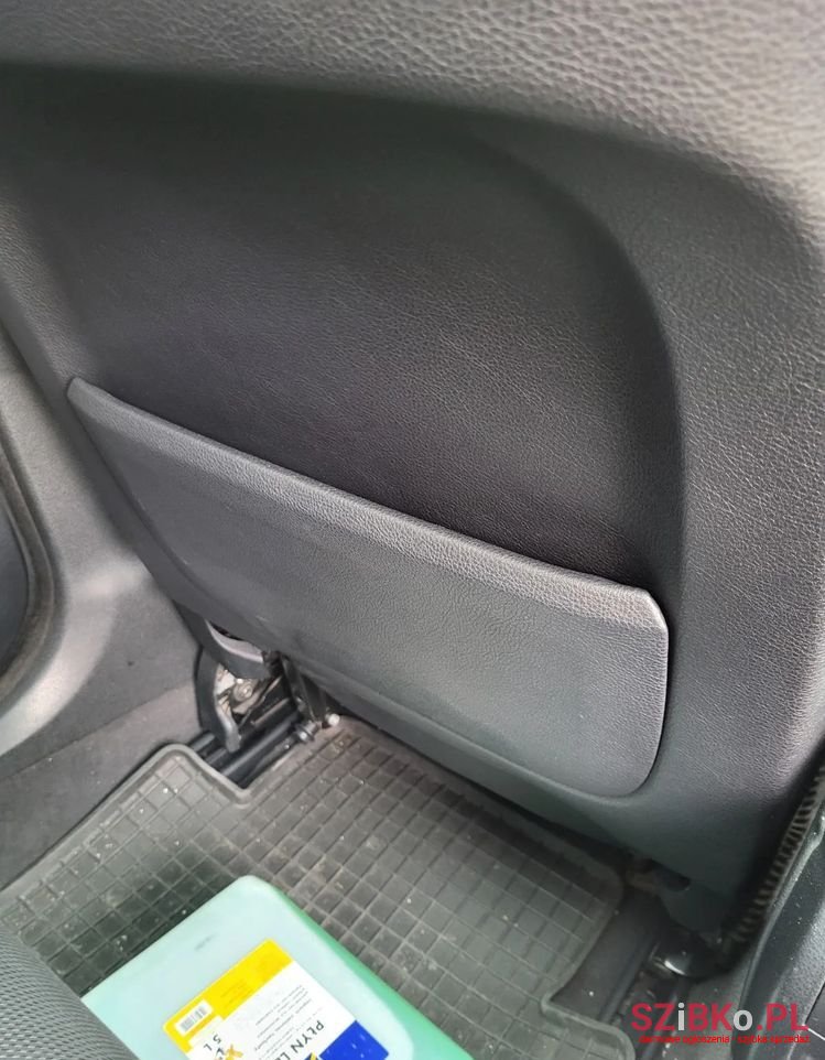 2013' BMW 5 Series 520I photo #4