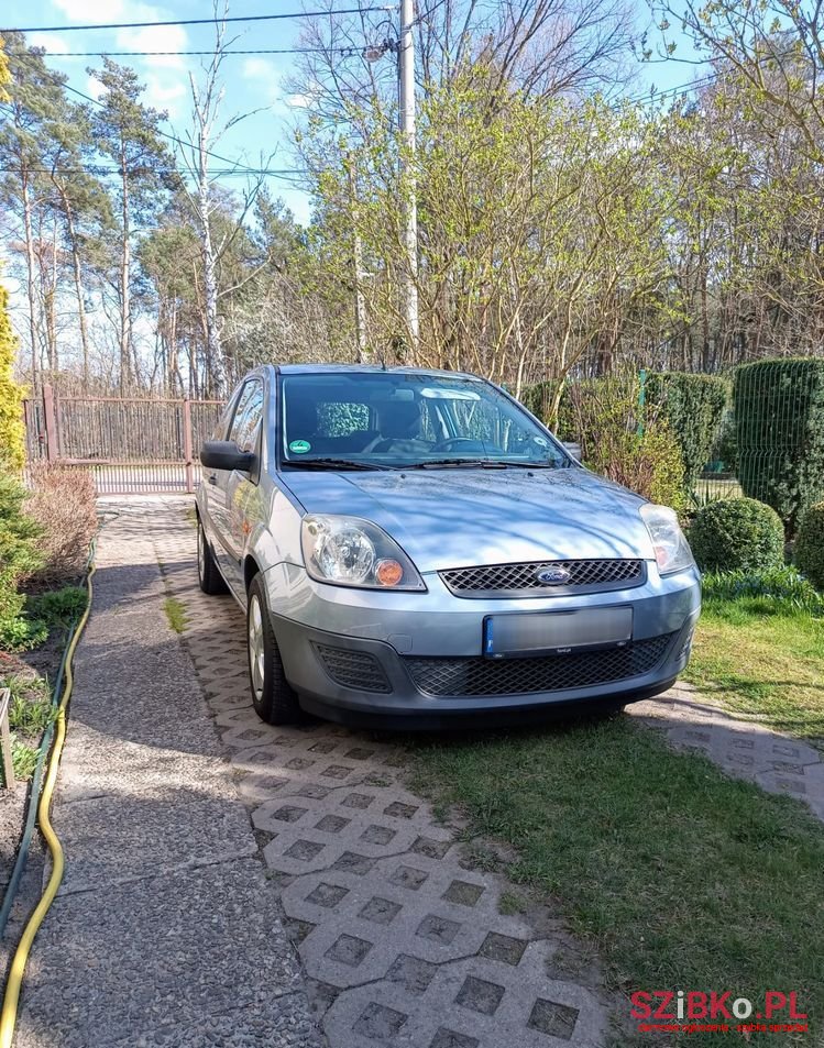 2005' Ford Fiesta 1.3 Ambiente photo #2