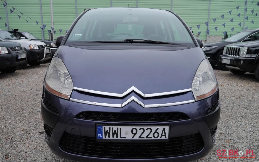 2008' Citroen C4 Picasso photo #3