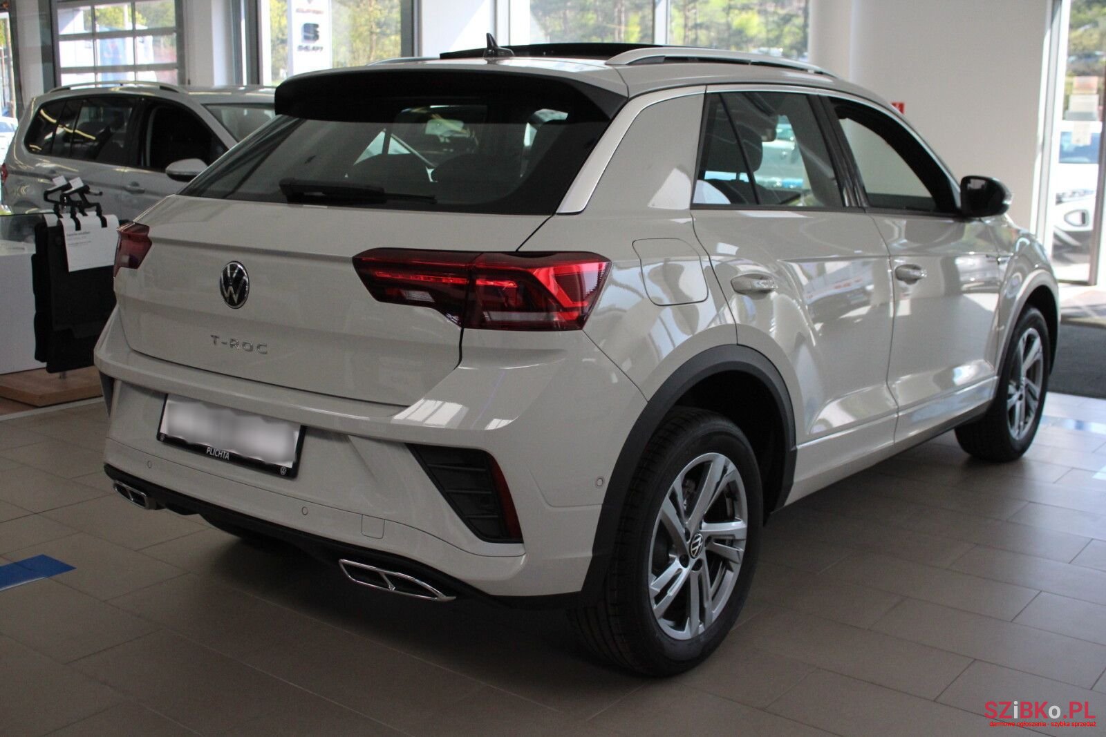 2023' Volkswagen T-Roc photo #3